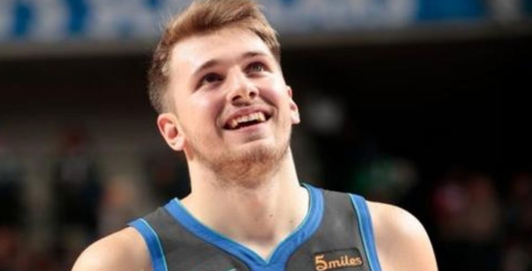  独行侠东契奇荣获月度最佳球员  