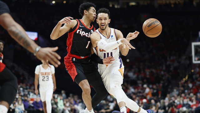  艾顿22+15+5帽，开拓者力克公牛  